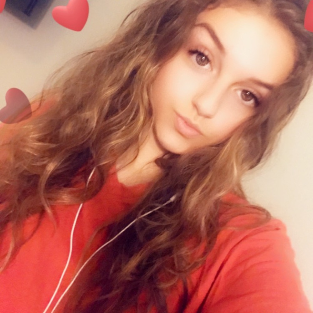 Meet your Posher, Caitlin